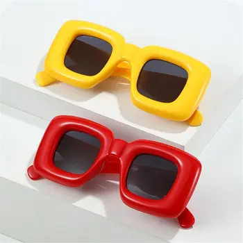 Квадратни слънчеви очила Y2K в Ретро стил за жени, модни нюанси на червено, на жълто, на Уникални Слънчеви очила с ярки цветове, на точки UV400