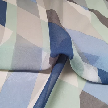 Рокля от копринен плат с геометричен чертеж с размери 1 х 1,4 метра, Материал - шифон цвят тутового